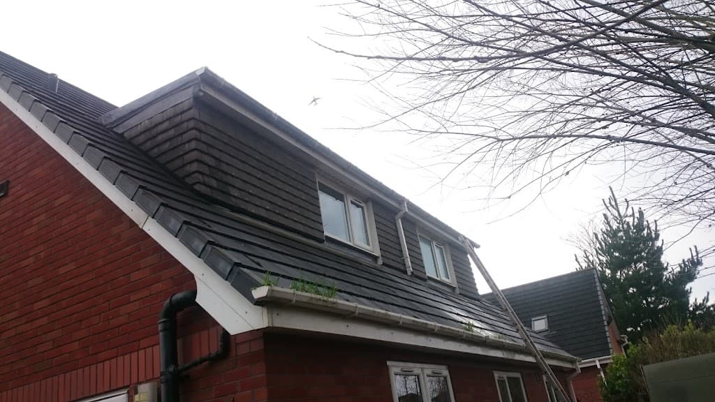 AM Guttering Services