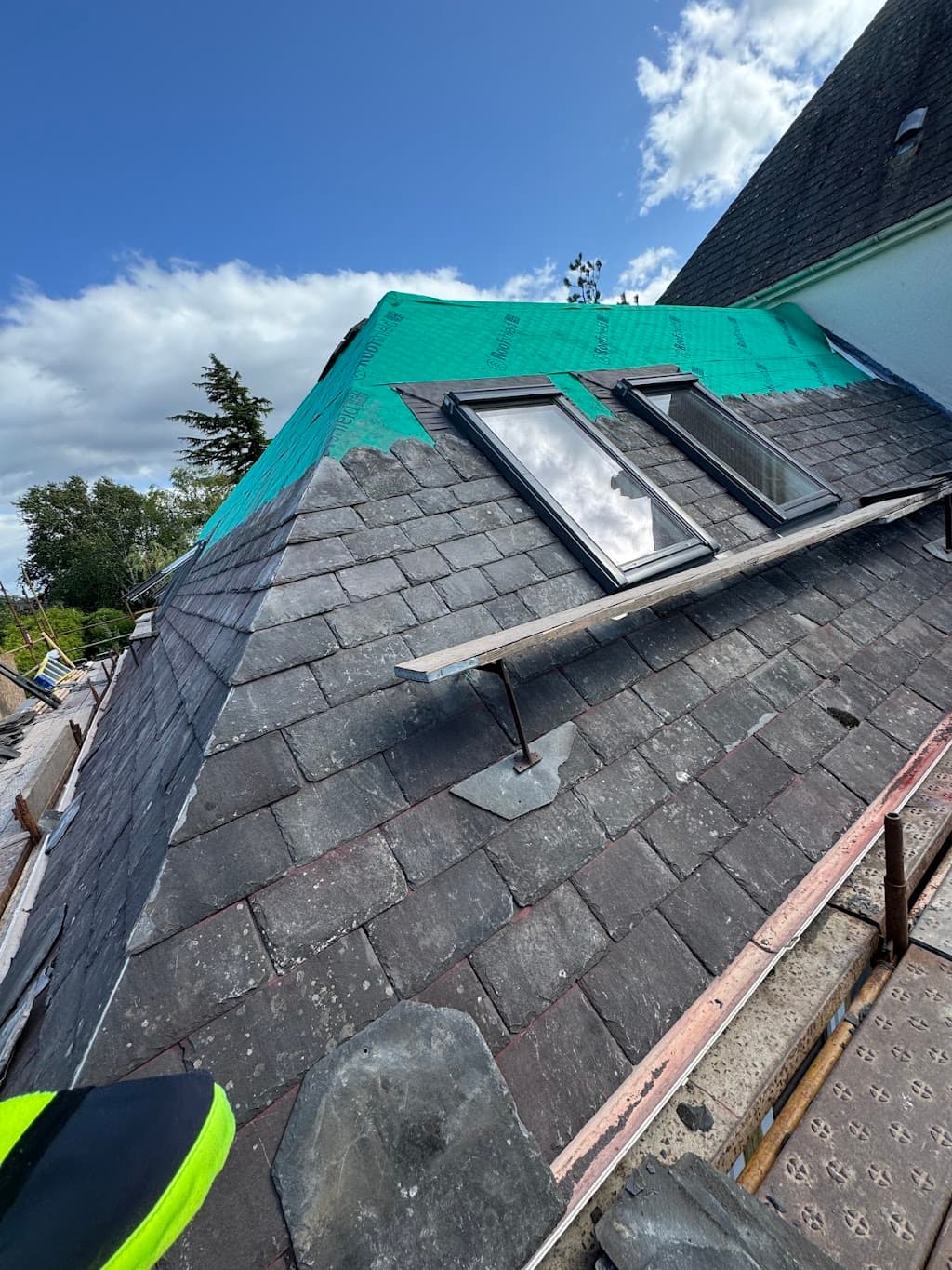 Edinburgh's First Response Roofing Ltd
