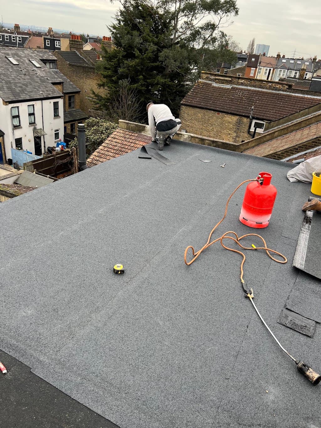 Roofer in Tooting