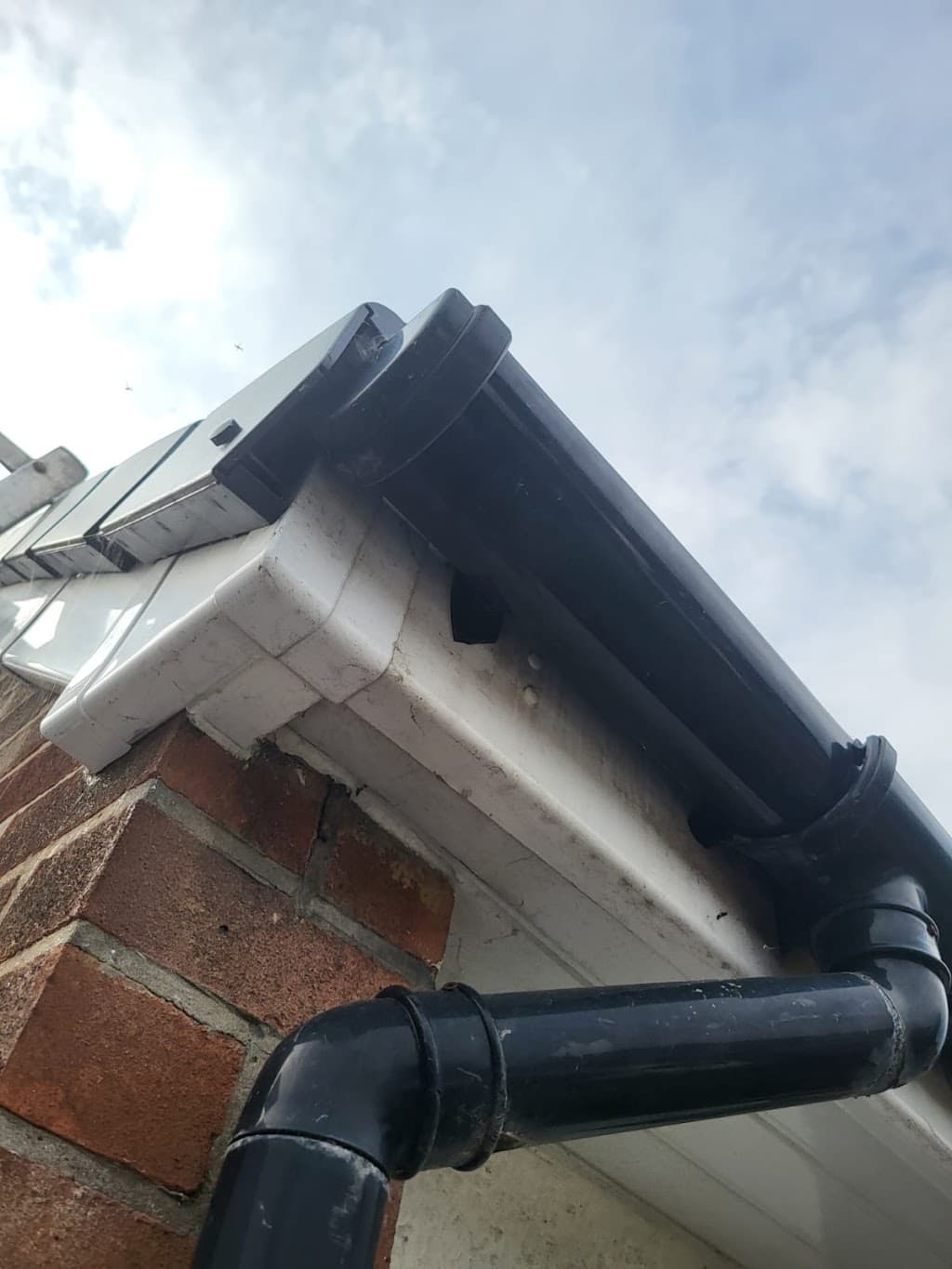 Gutter Fingers (Farnworth gutter cleaning)
