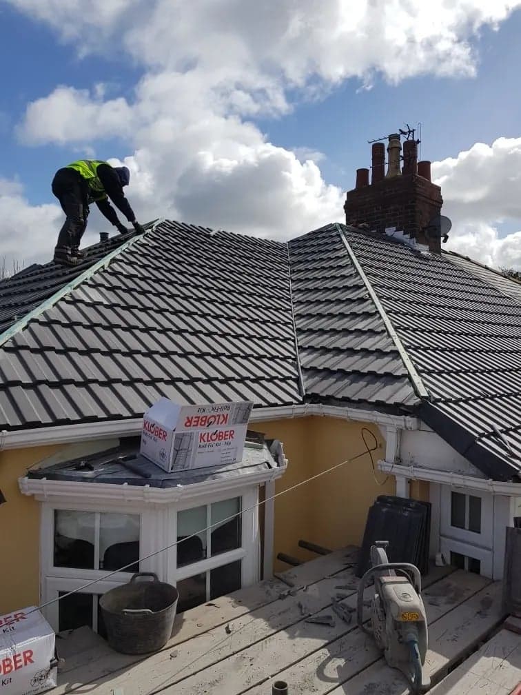 R Evans Roofing Specialist
