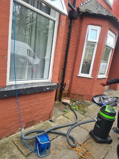 easy Gutter and window cleaning — Customer photo
