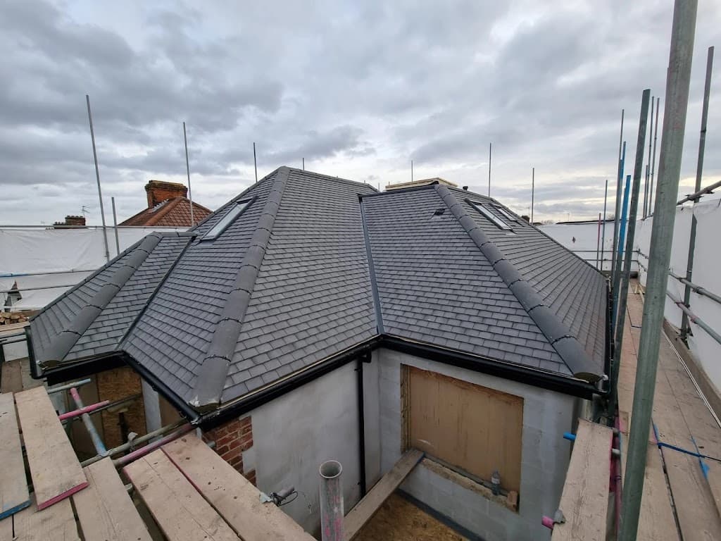 Vee Roofers London